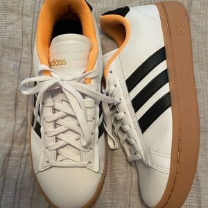 ADIDAS GRAND COURT ALPHA SNEAKER